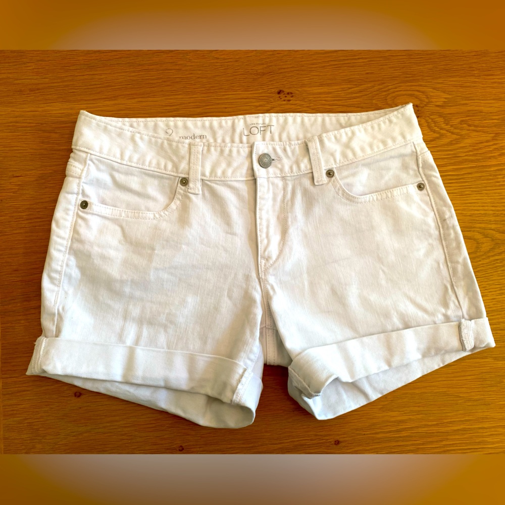 Ann Taylor loft white denim shorts size 2